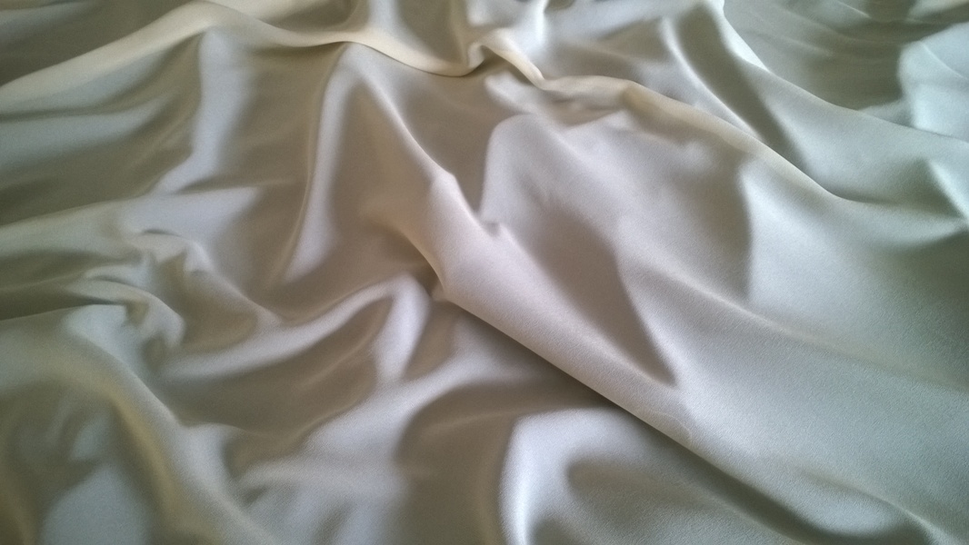 Tessuto Doppia Georgette 100% seta 1 doppia georgette di seta