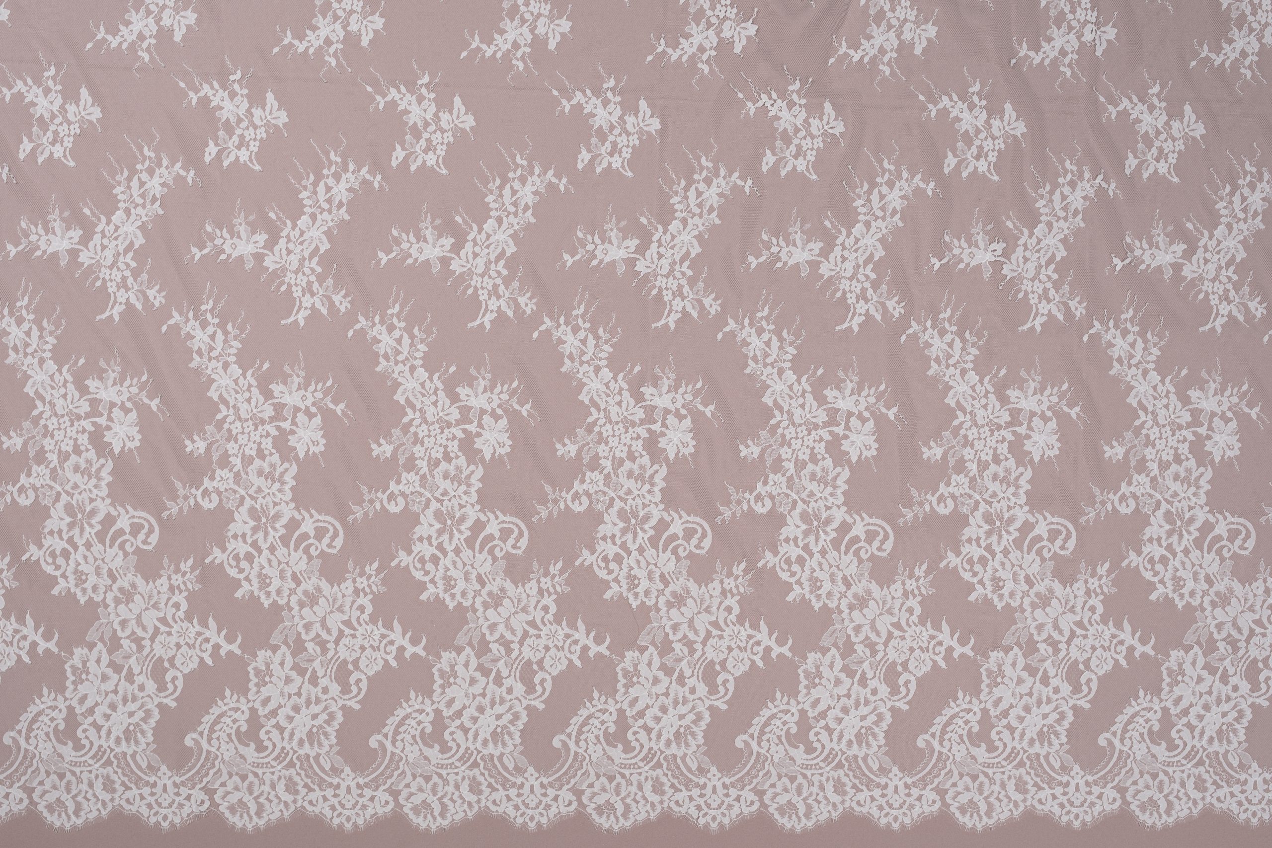 Pizzo chantilly sposa disegno fiore 3 Pizzo chantilly disegno fiore