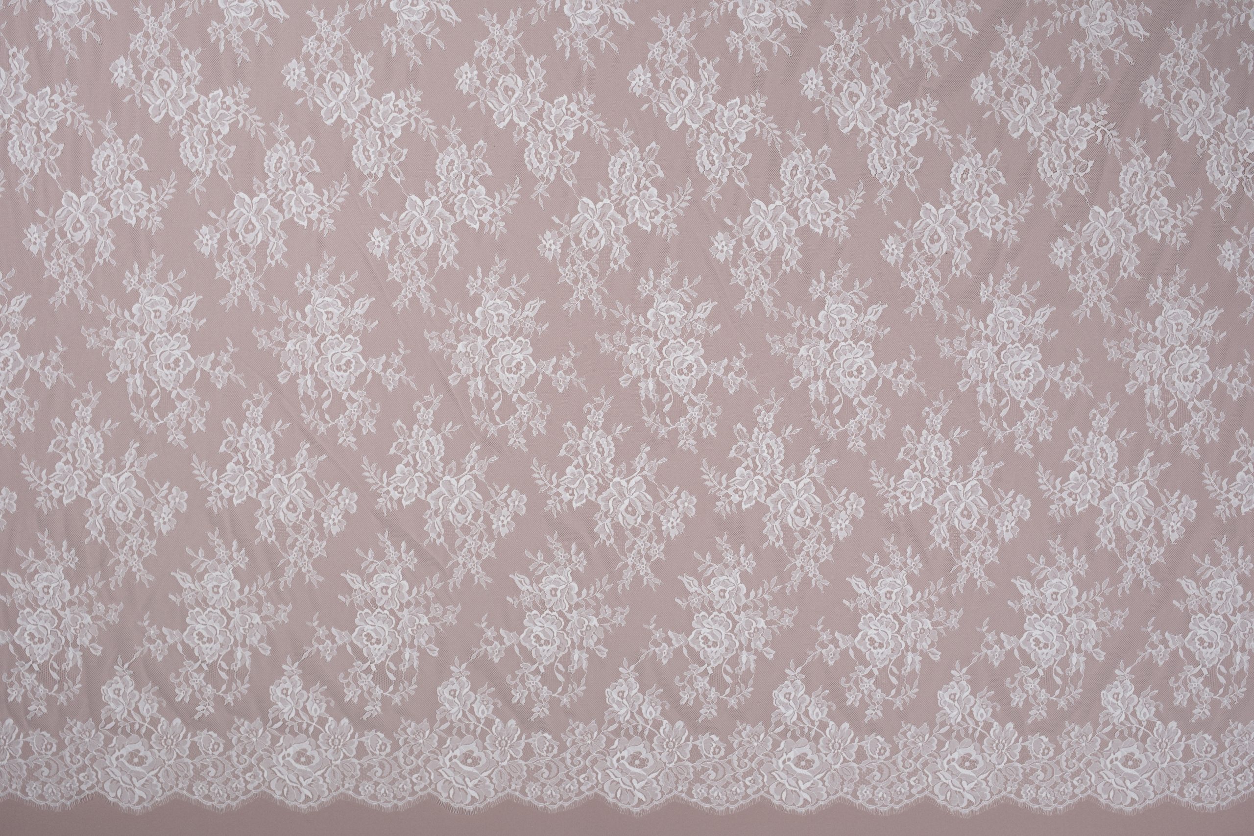 Pizzo chantilly sposa 2 Pizzo chantilly sposa