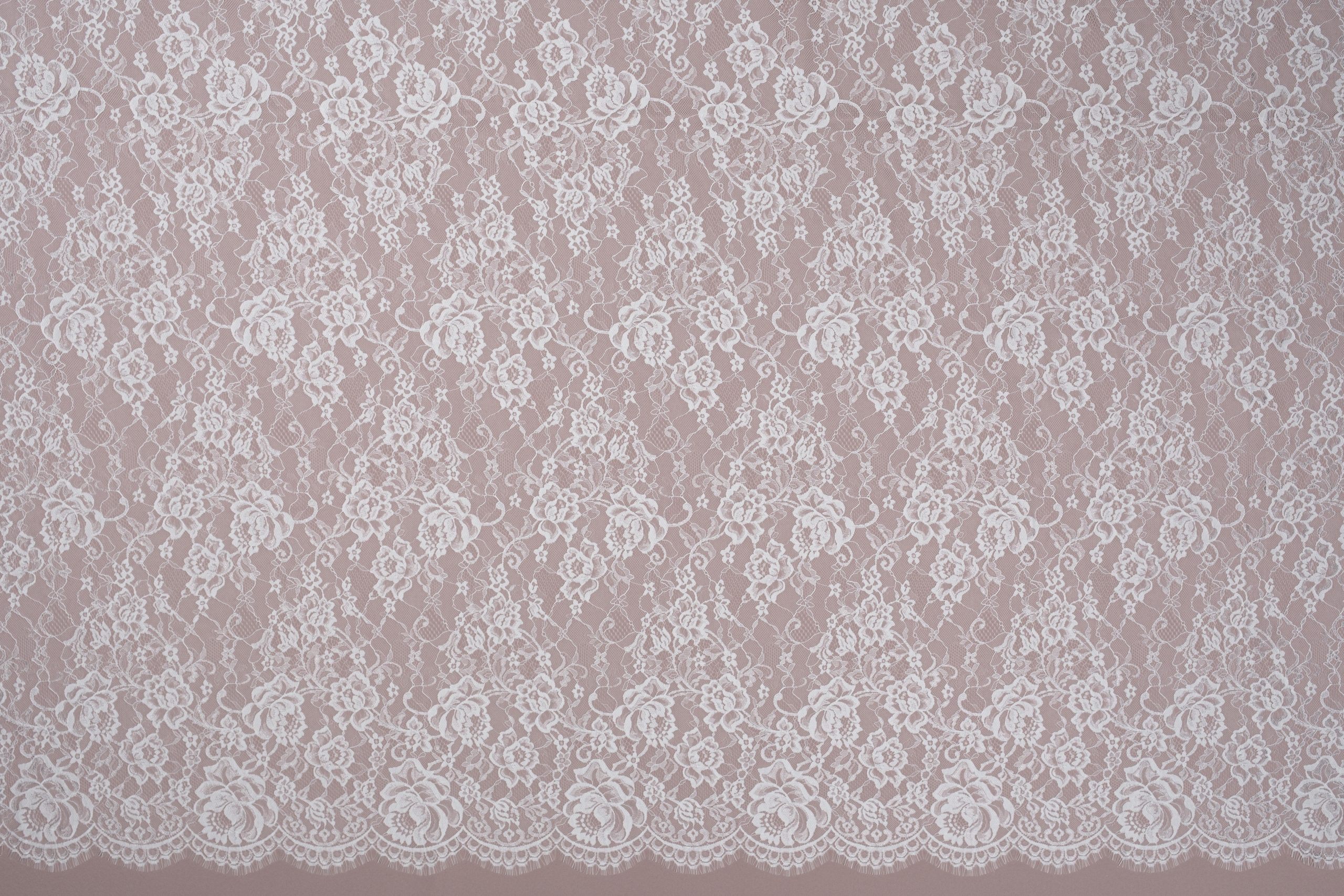 Pizzo chantilly sposa fiore classico 3 Pizzo chantilly fiore classico sposa