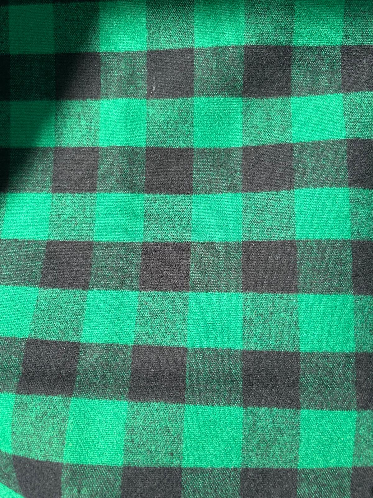 Tessuto quadro flanella cotone sfondo verde prato e nero 1 flanella