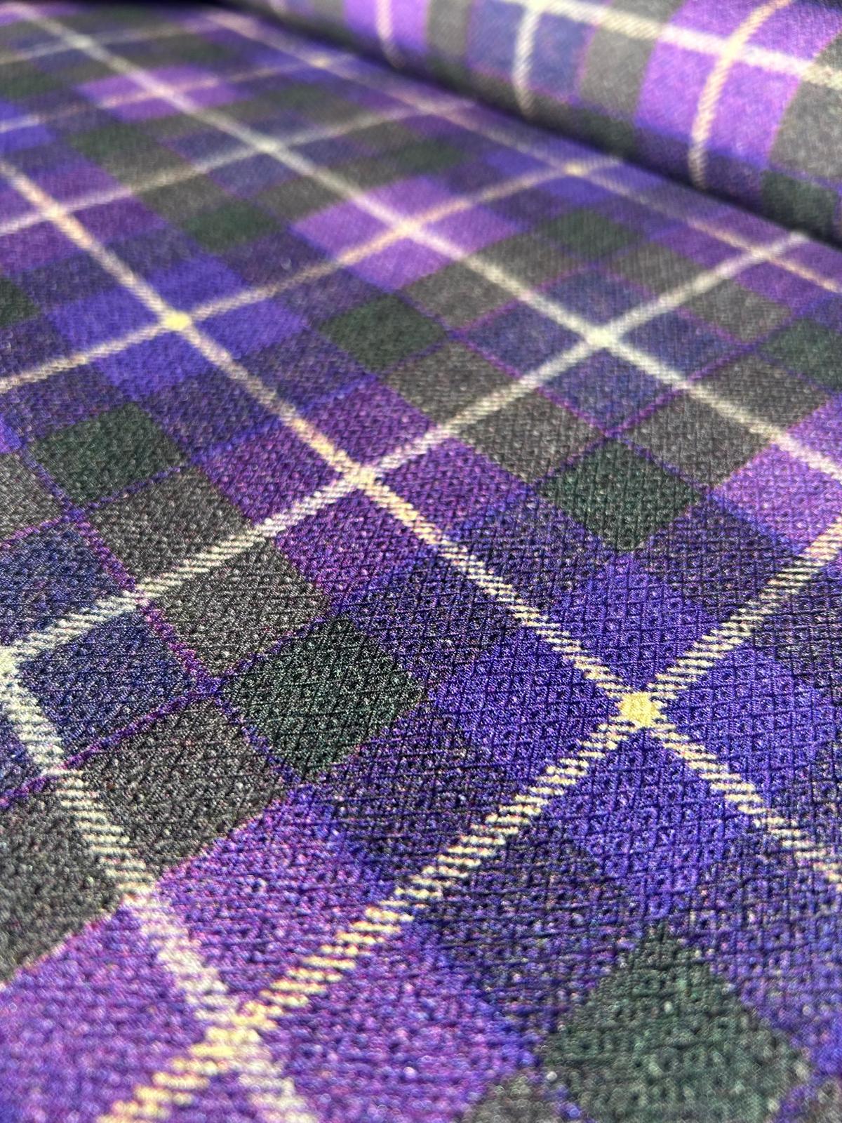Tessuto scozzese elasticizzato lana sfondo viola, viola scuro con quadro medio 2 Tessuto scozzese elasticizzato lana sfondo viola, viola scuro con quadro medio - immagine 2