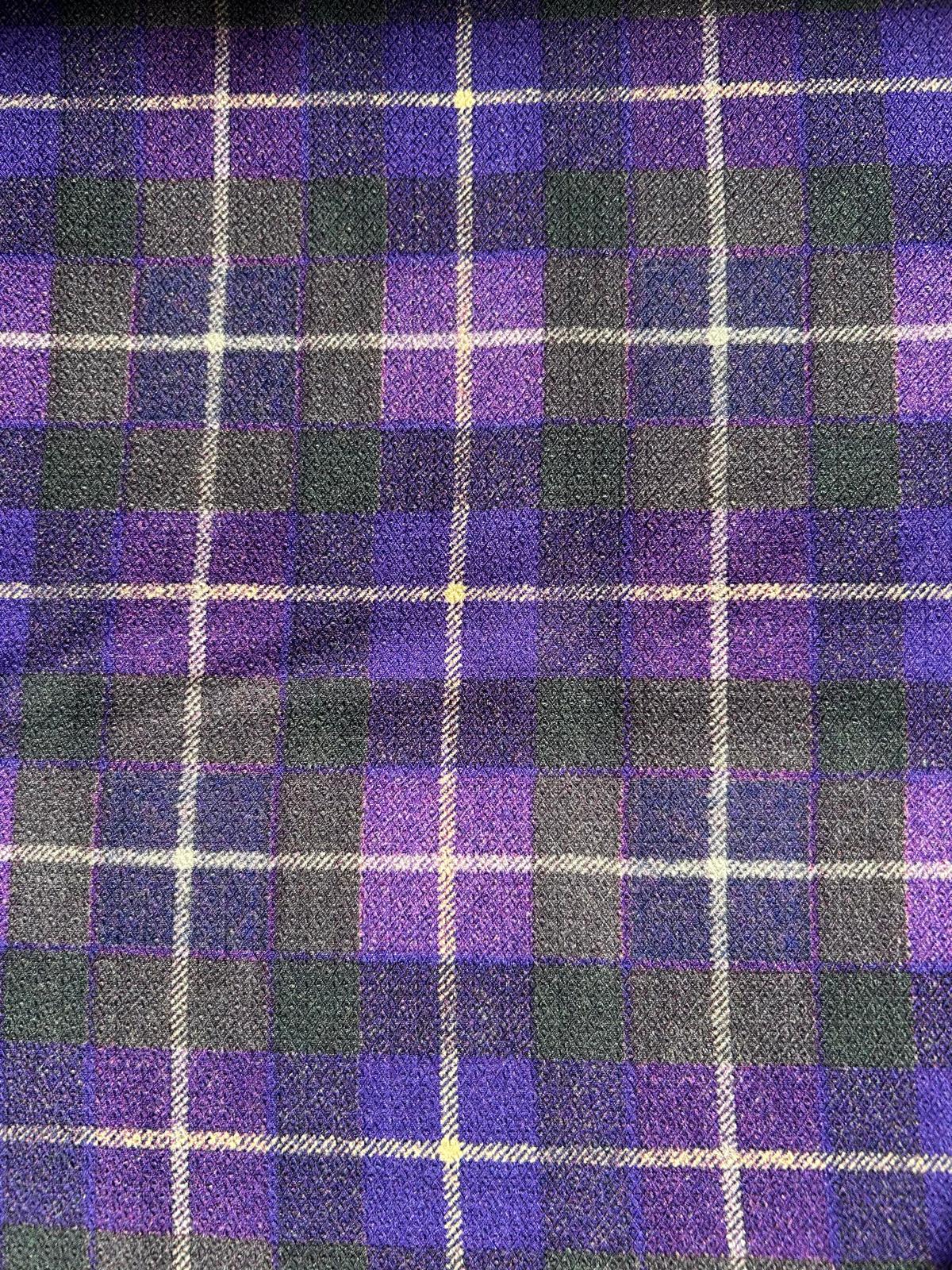 Tessuto scozzese elasticizzato lana sfondo viola, viola scuro con quadro medio 1 scozzese elasticizzato