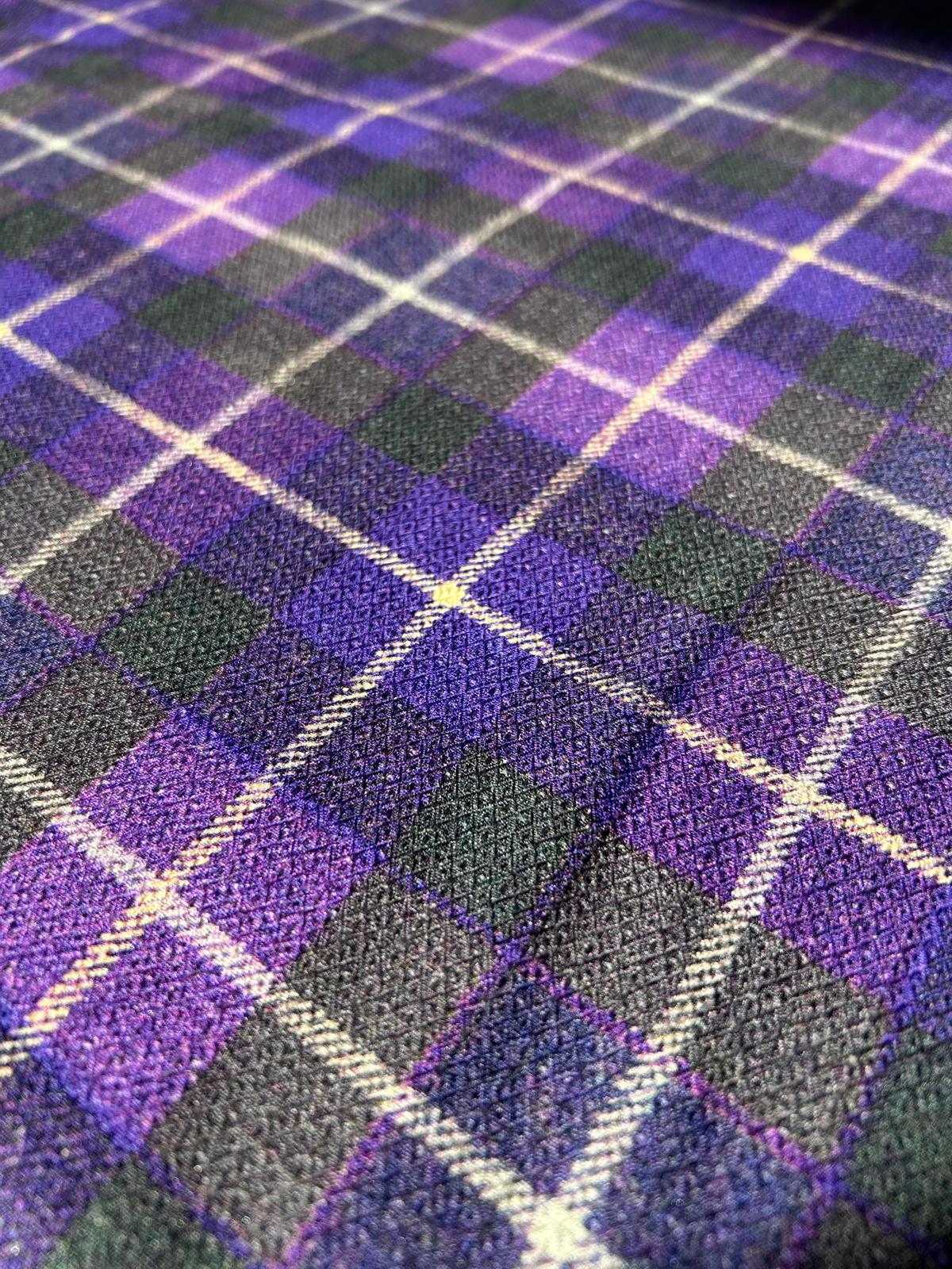 Tessuto scozzese elasticizzato lana sfondo viola, viola scuro con quadro medio 4 Tessuto scozzese elasticizzato lana sfondo viola, viola scuro con quadro medio - immagine 4