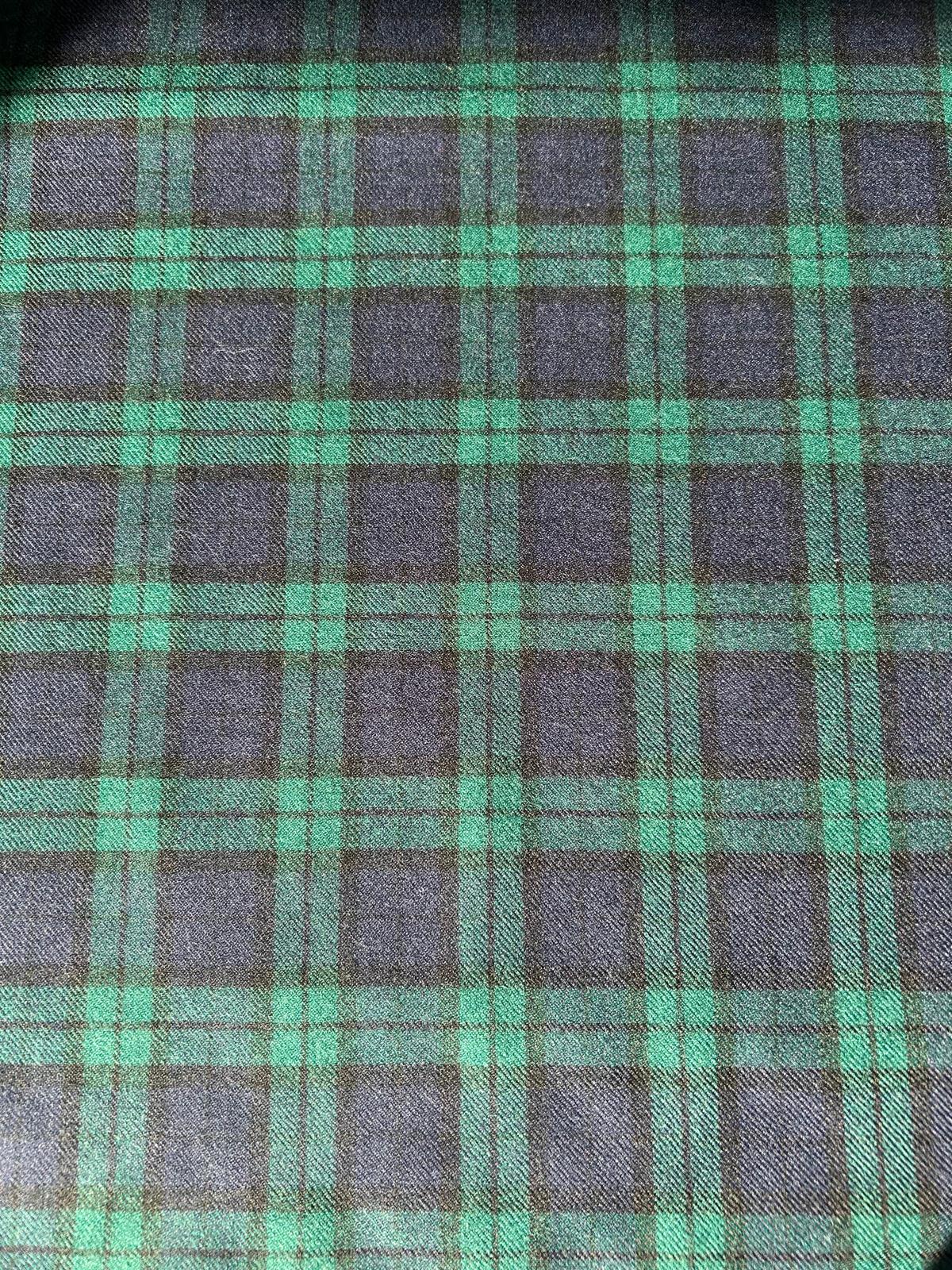 Tessuto scozzese lana tartan sfondo blu scuro con quadro piccolo 3 Tessuto scozzese lana tartan sfondo blu scuro con quadro piccolo - immagine 3