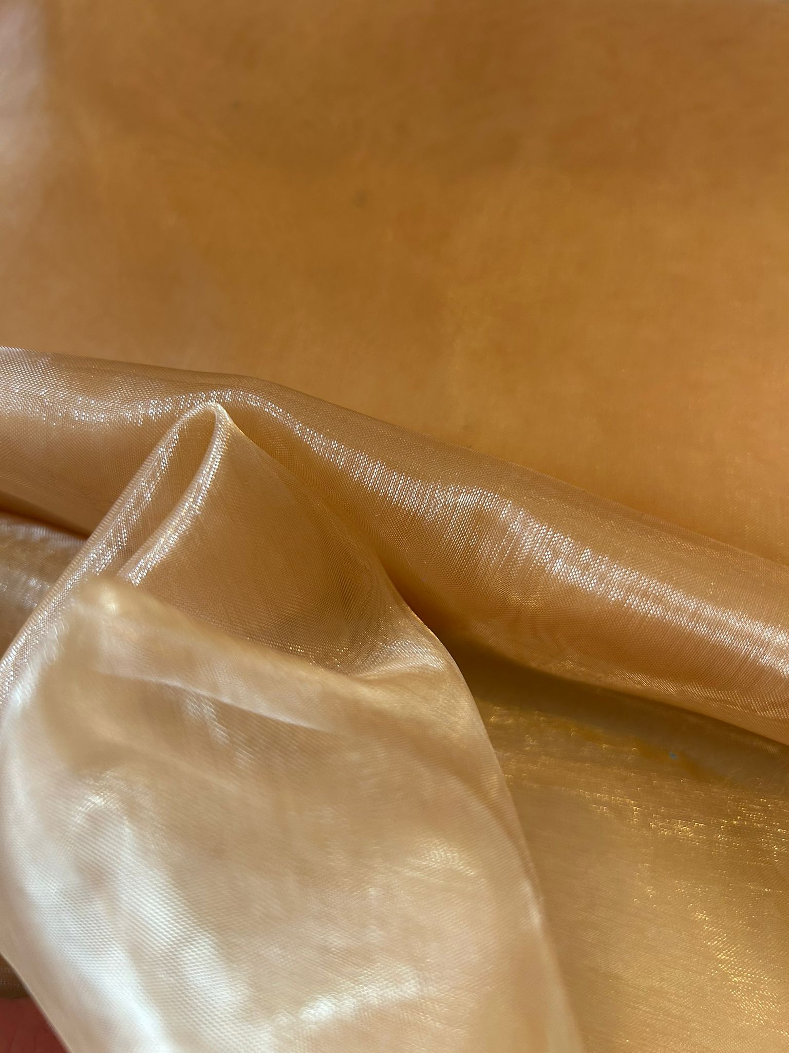 Organza oro 1 Organza oro