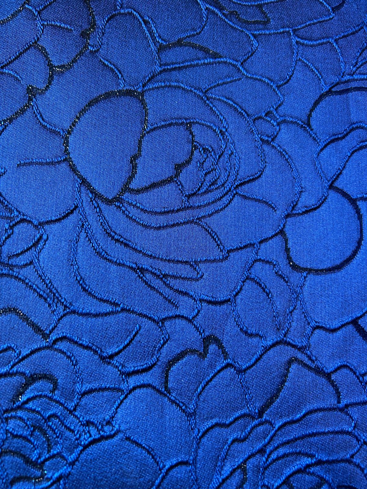 Tessuto Matelassè disegno fiore con inserti lurex 2 Tessuto Matelassè disegno fiore con inserti lurex - immagine 2
