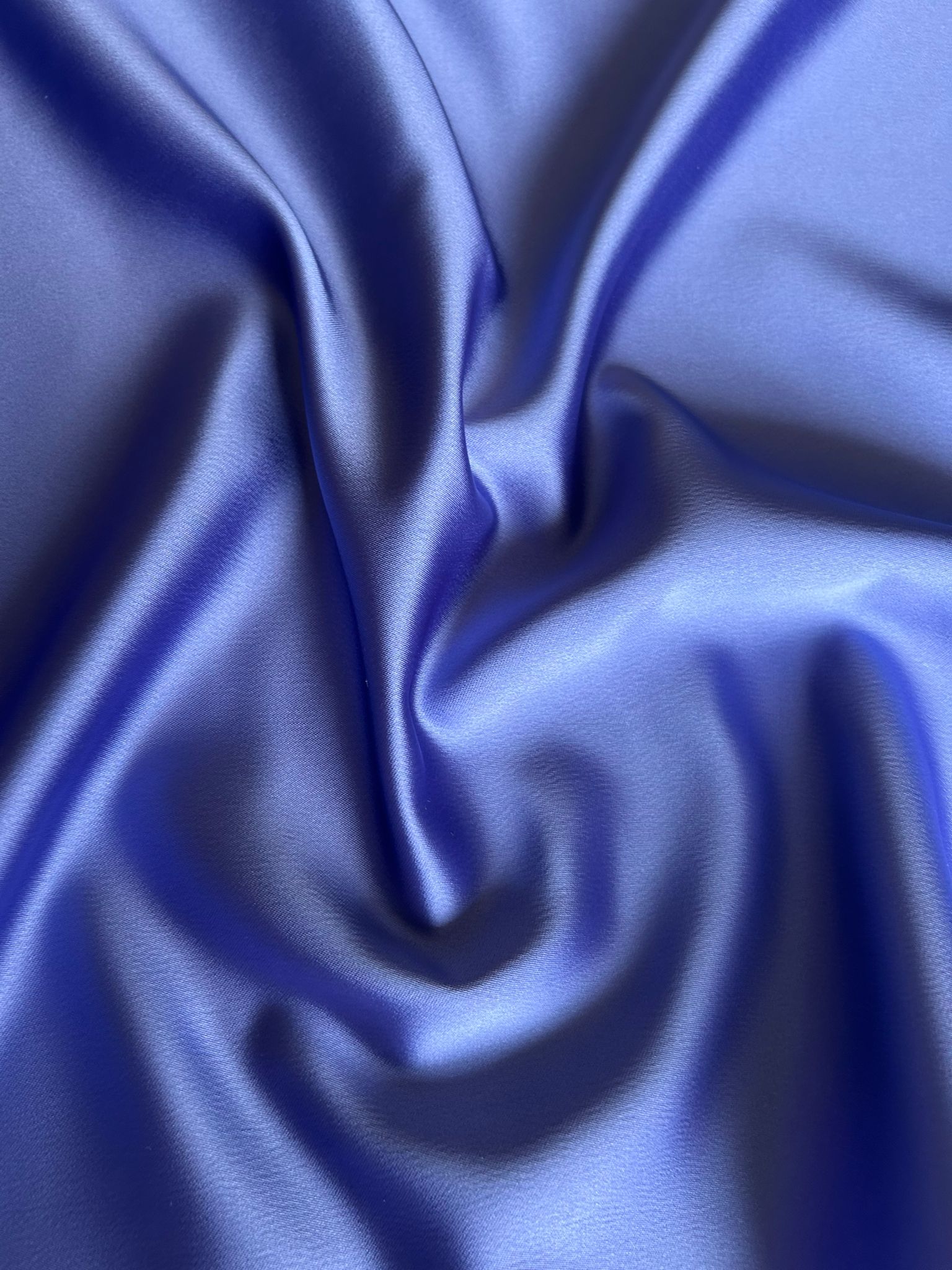 Tessuto raso elasticizzato viola poliestere 2 Tessuto raso elasticizzato viola poliestere - immagine 2