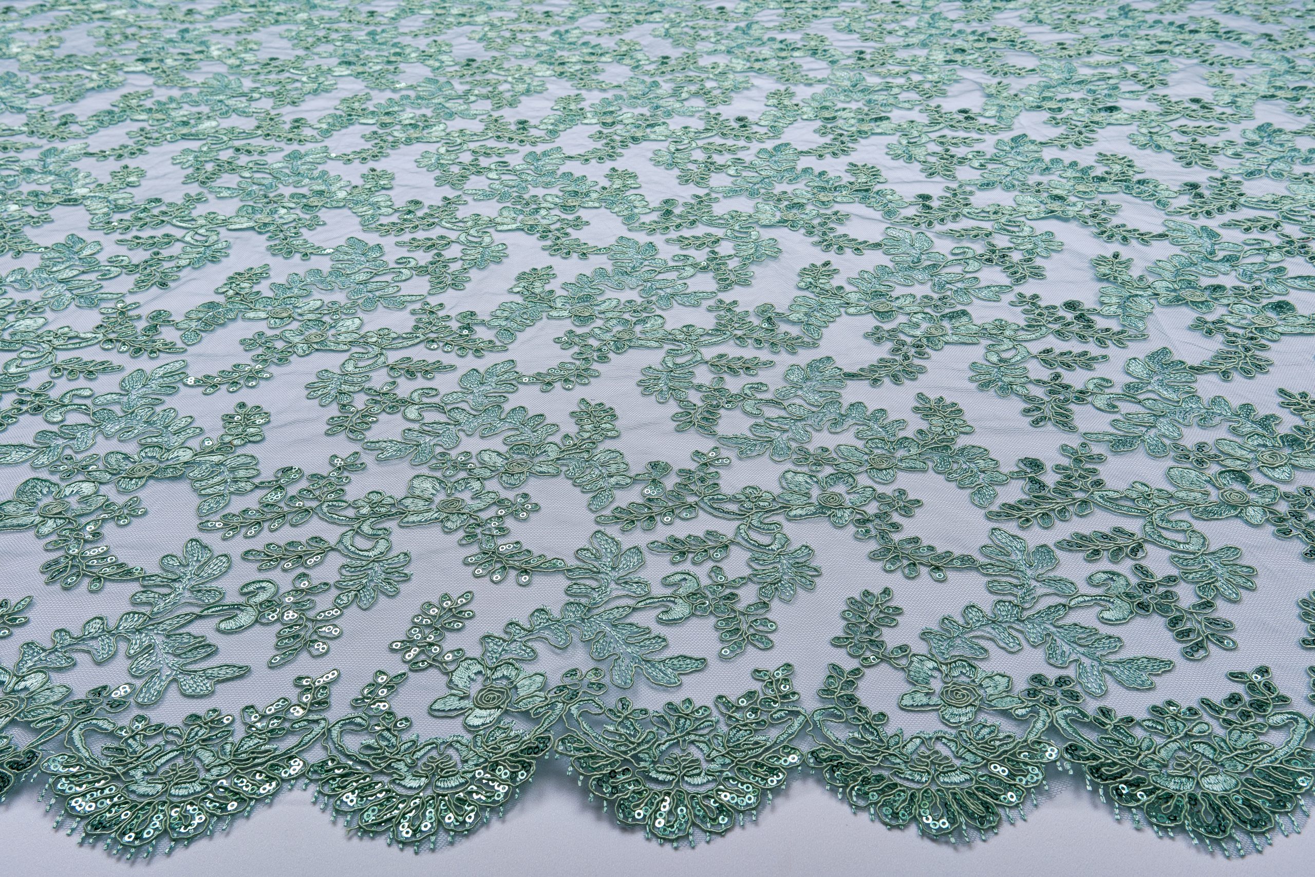 tulle ricamato disegno fiorellino campo pieno con smerlo colore verde salvia 1 disegno fiorellino campo pieno
